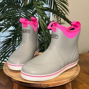 Women's Gray and Pink Winter Boots